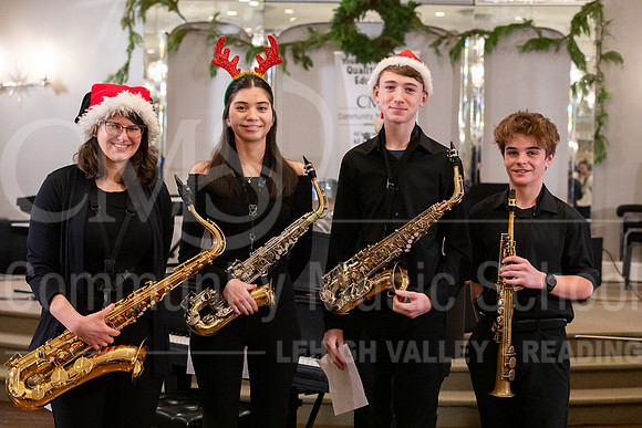 2023HolidayRecital-0037-SevalElianaMosesMax-saxophonequartet