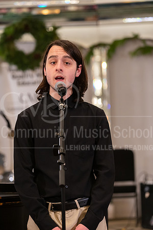 2023HolidayRecital-0044-MatthewBrandle-voice