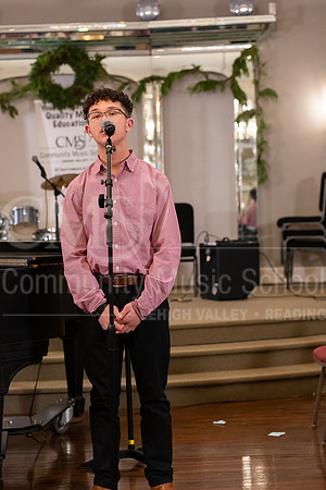 2023HolidayRecital-0047-JoshuaVazquez-voice
