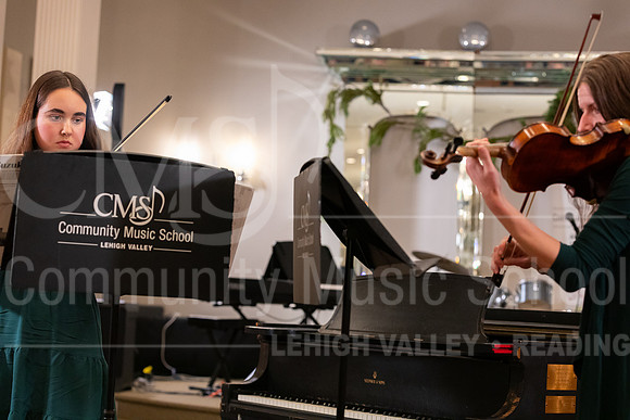 2023HolidayRecital-0073-LaurenFleshman-violin