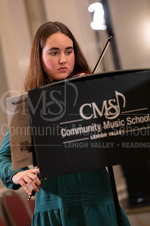 2023HolidayRecital-0075-LaurenFleshman-violin
