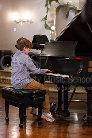 2023HolidayRecital-0077-JacobBernini-piano